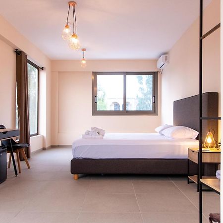 Mini Suites Near Athen'S Airport Free Shuttle From And To Athen'S Airport Spáta Eksteriør billede