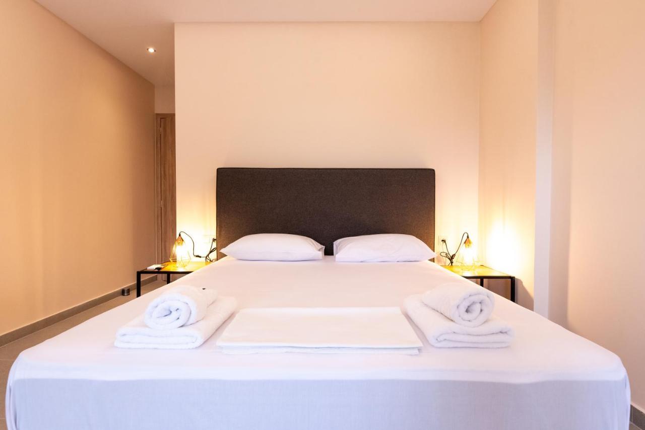 Mini Suites Near Athen'S Airport Free Shuttle From And To Athen'S Airport Spáta Eksteriør billede