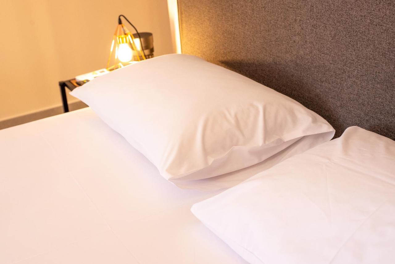 Mini Suites Near Athen'S Airport Free Shuttle From And To Athen'S Airport Spáta Eksteriør billede