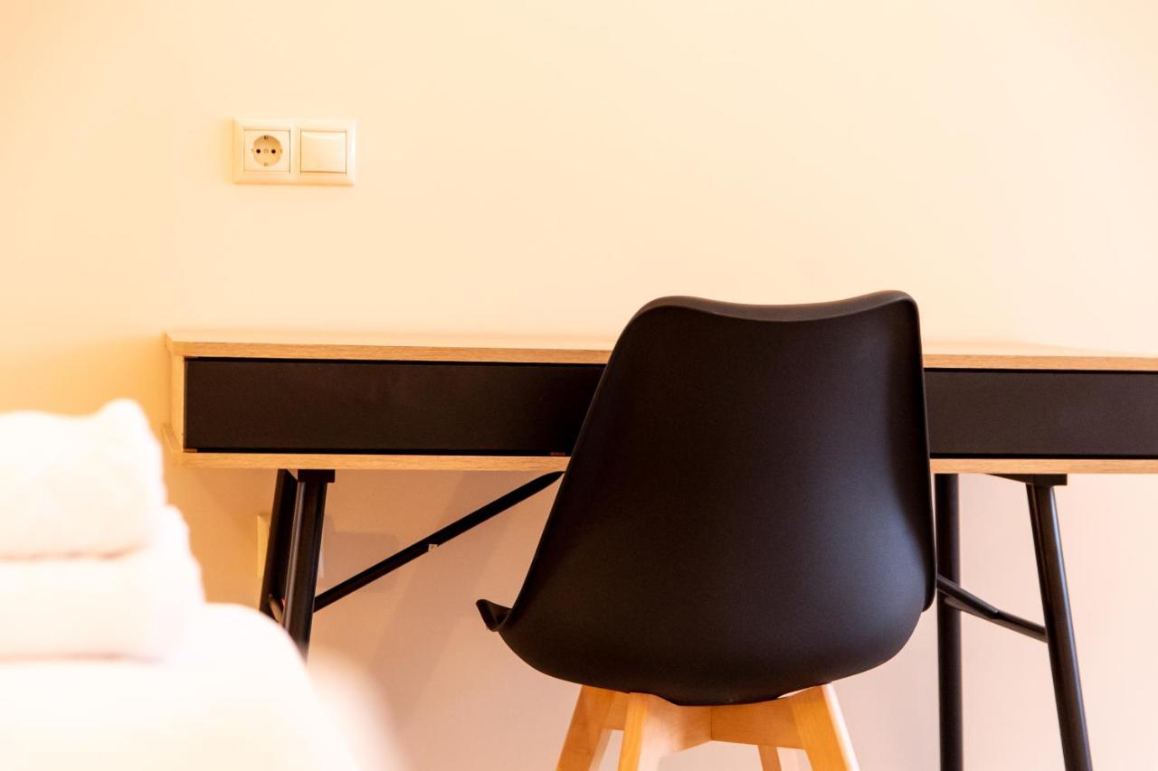 Mini Suites Near Athen'S Airport Free Shuttle From And To Athen'S Airport Spáta Eksteriør billede
