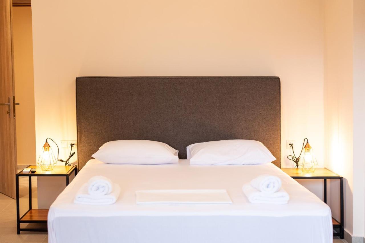 Mini Suites Near Athen'S Airport Free Shuttle From And To Athen'S Airport Spáta Eksteriør billede