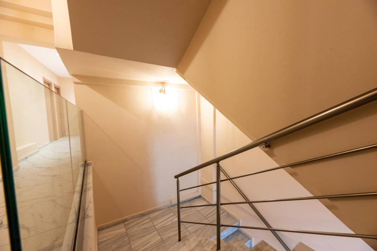 Mini Suites Near Athen'S Airport Free Shuttle From And To Athen'S Airport Spáta Eksteriør billede